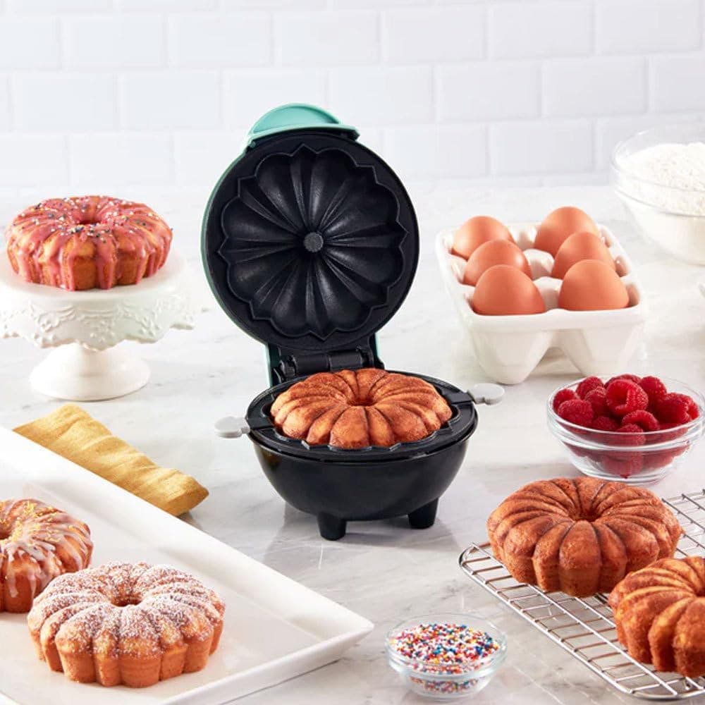 Mini Moule à Gâteau Bundt Électrique — Pâtisseries Express 4
